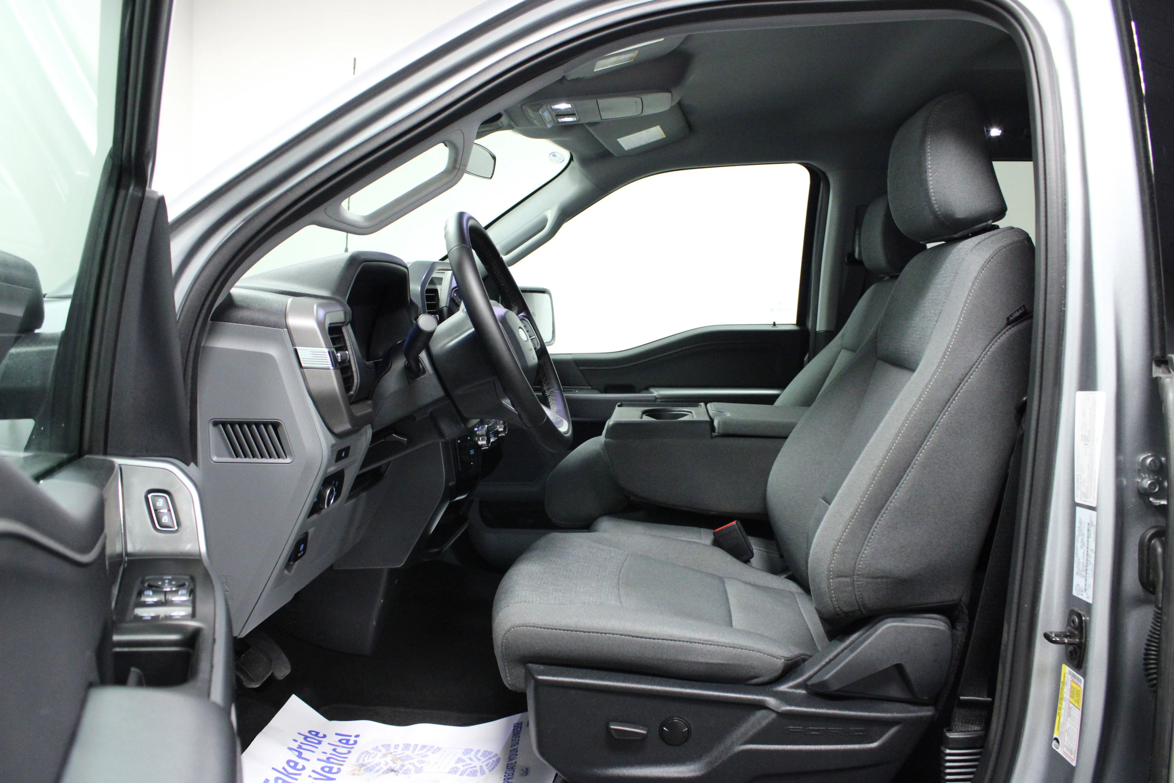 Used 2025 Iconic Silver Metallic Ford XLT image 12