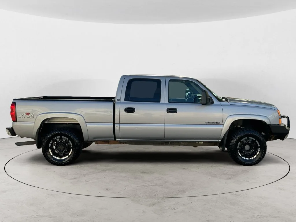 Used 2007 Silver Birch Metallic Chevrolet LT1 image 7