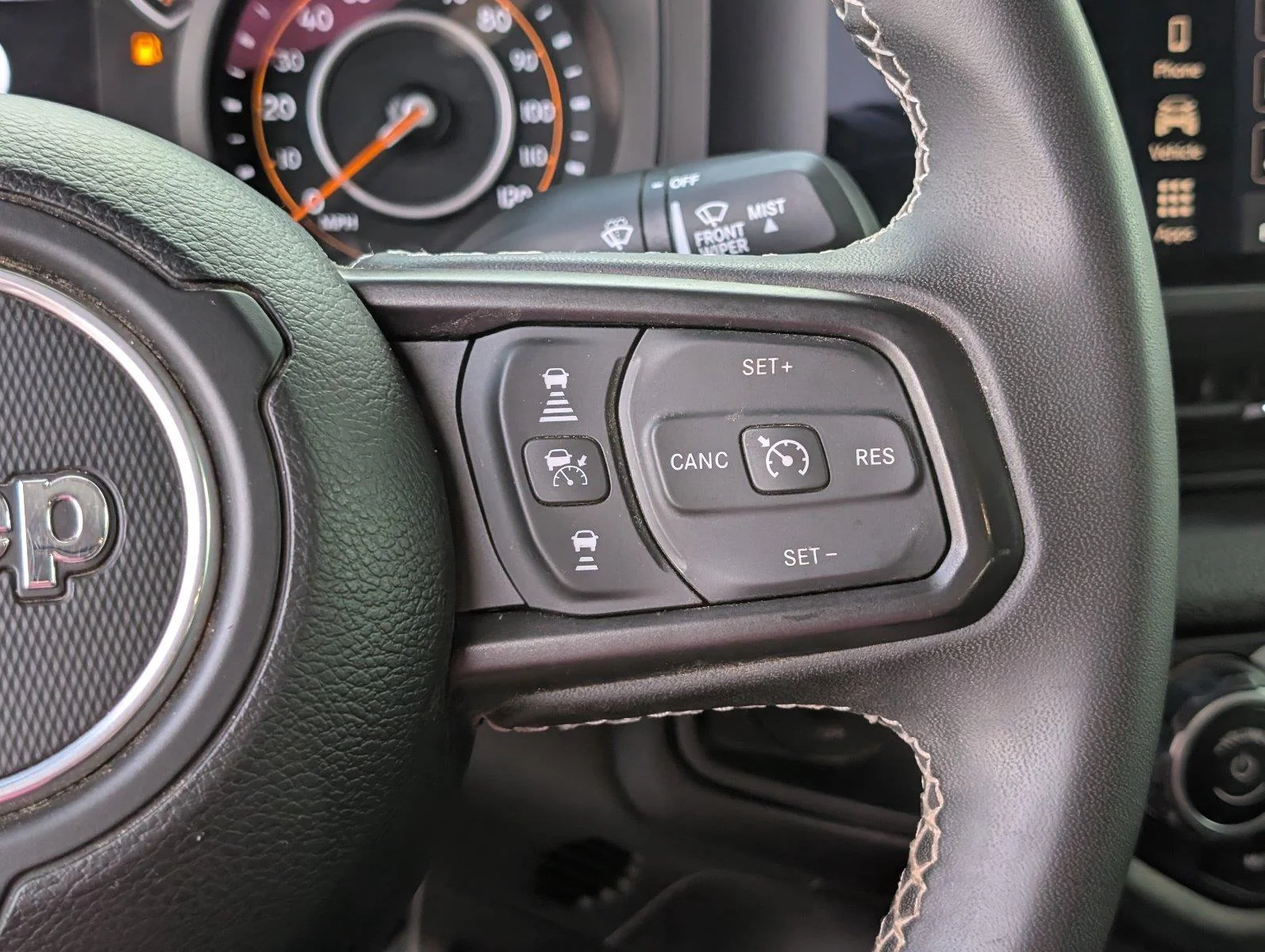 Used 2025 Bright White Clearcoat Jeep Sport S image 27