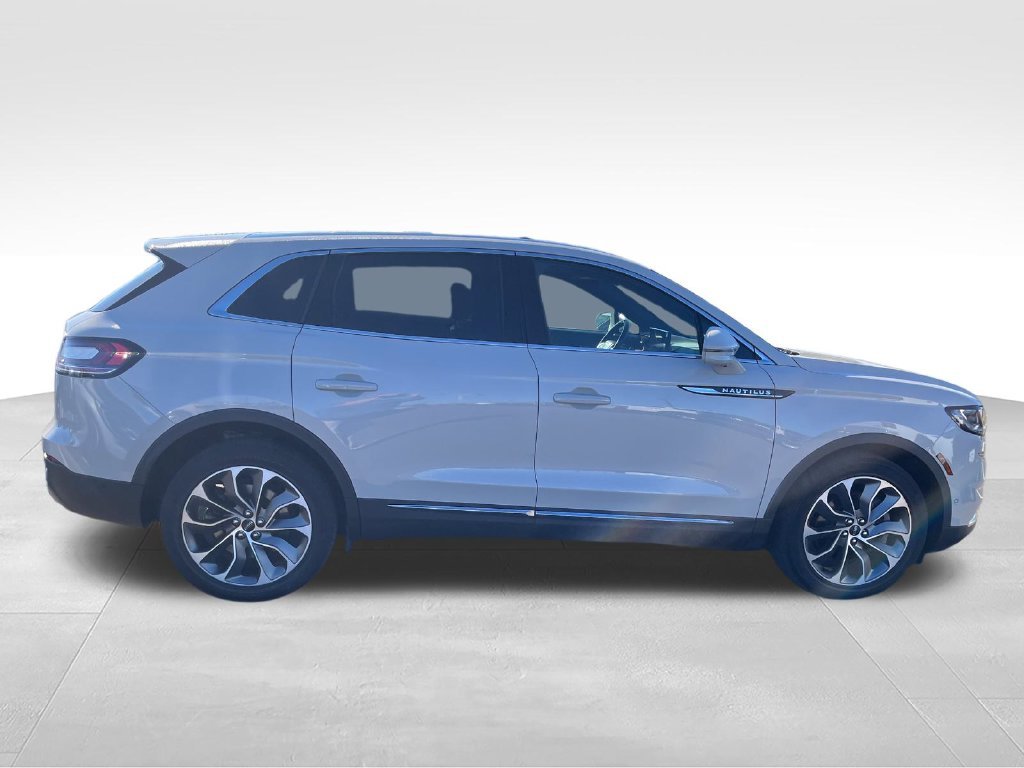 Used 2022 White Lincoln Reserve image 6
