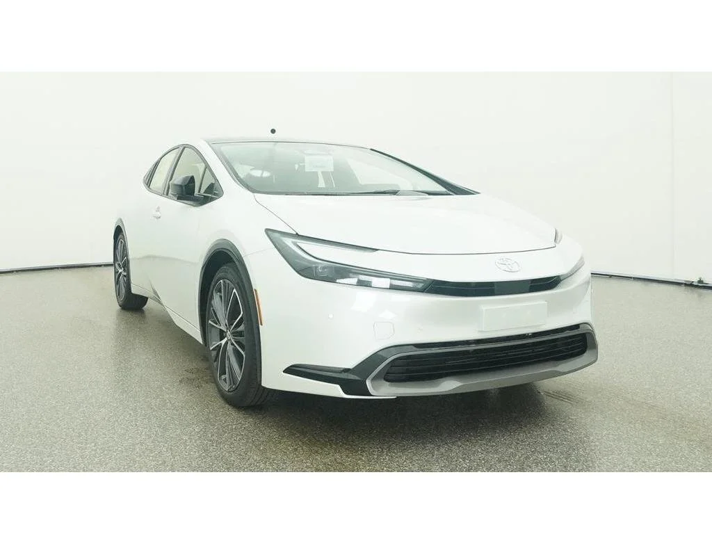 New 2027 Wind Chill Pearl Toyota XLE image 30