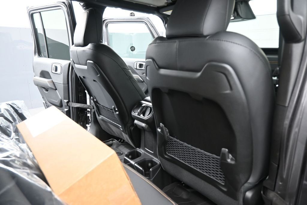 New 2026 Granite Crystal Metallic Clearcoat Jeep Texas Trail image 29