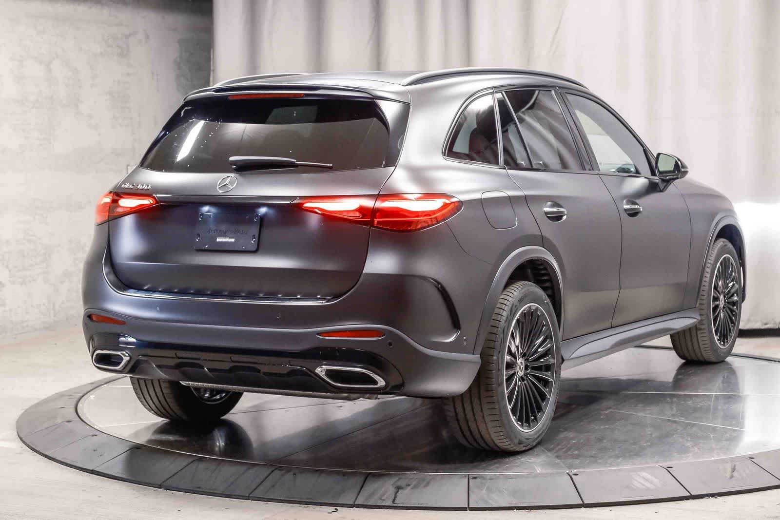 New 2026 MANUFAKTUR exclusive graphite grey magno Mercedes-Benz GLC 300 image 45