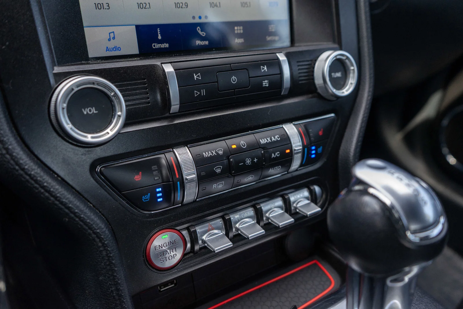 Used 2022 Oxford White Ford EcoBoost Premium image 21