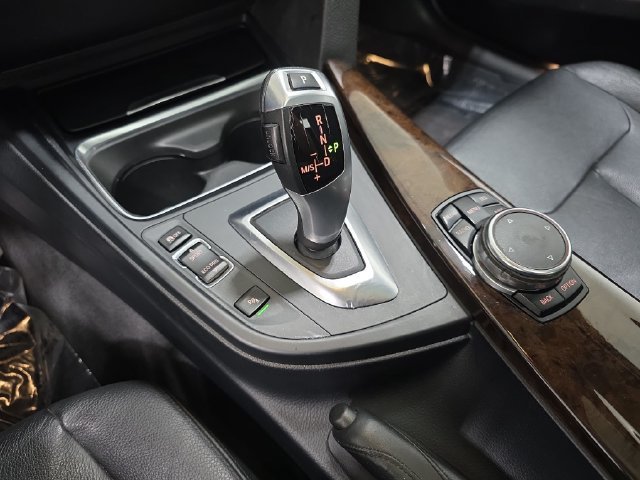 Used 2015 Jet Black BMW 328i xDrive image 25