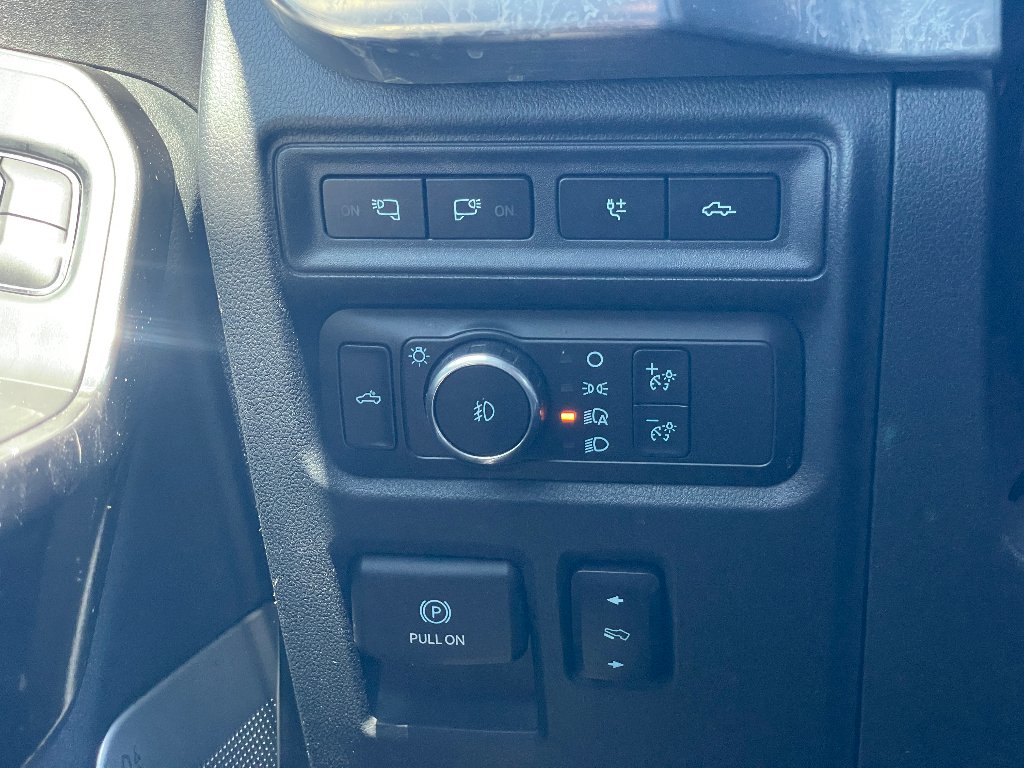 Used 2021 Carbonized Gray Metallic Ford LARIAT image 11