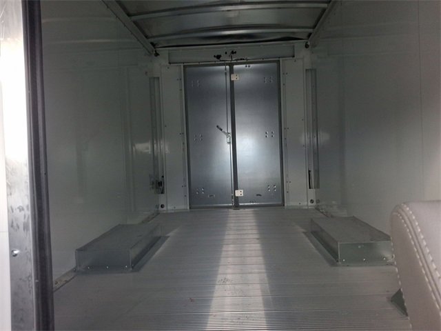 New 2025 Summit White GMC 1WT image 13