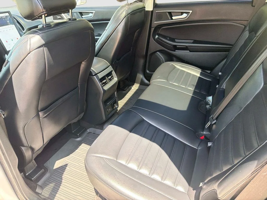 Used 2022 Star White Ford SEL image 15