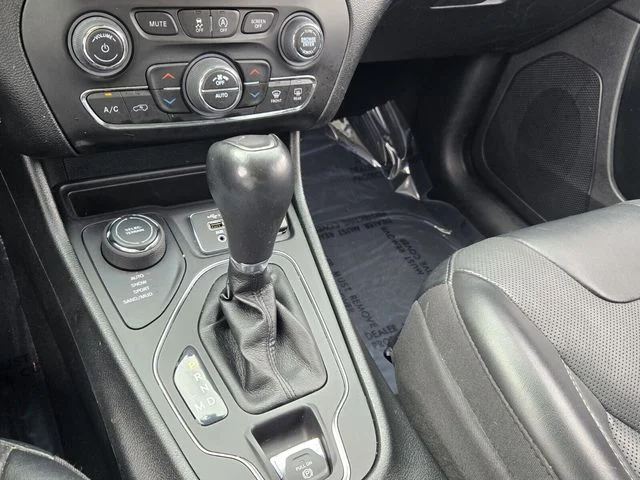 Used 2022 Gray Jeep Latitude Lux image 20