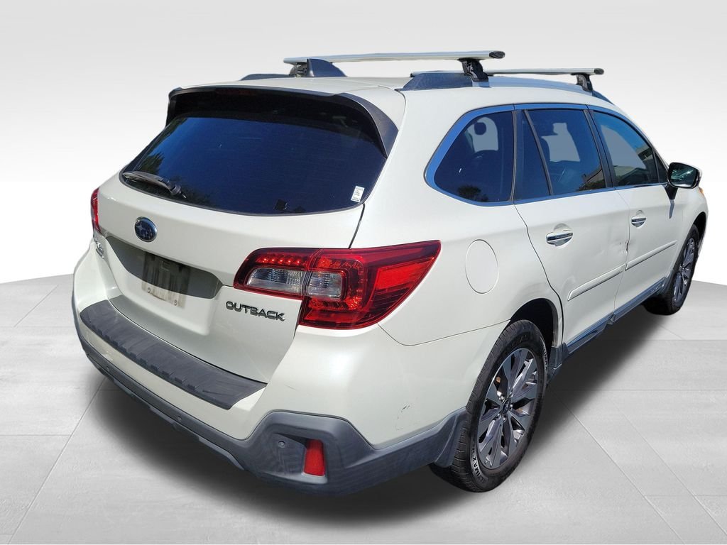 Used 2018 Crystal White Pearl Subaru 2.5i image 16