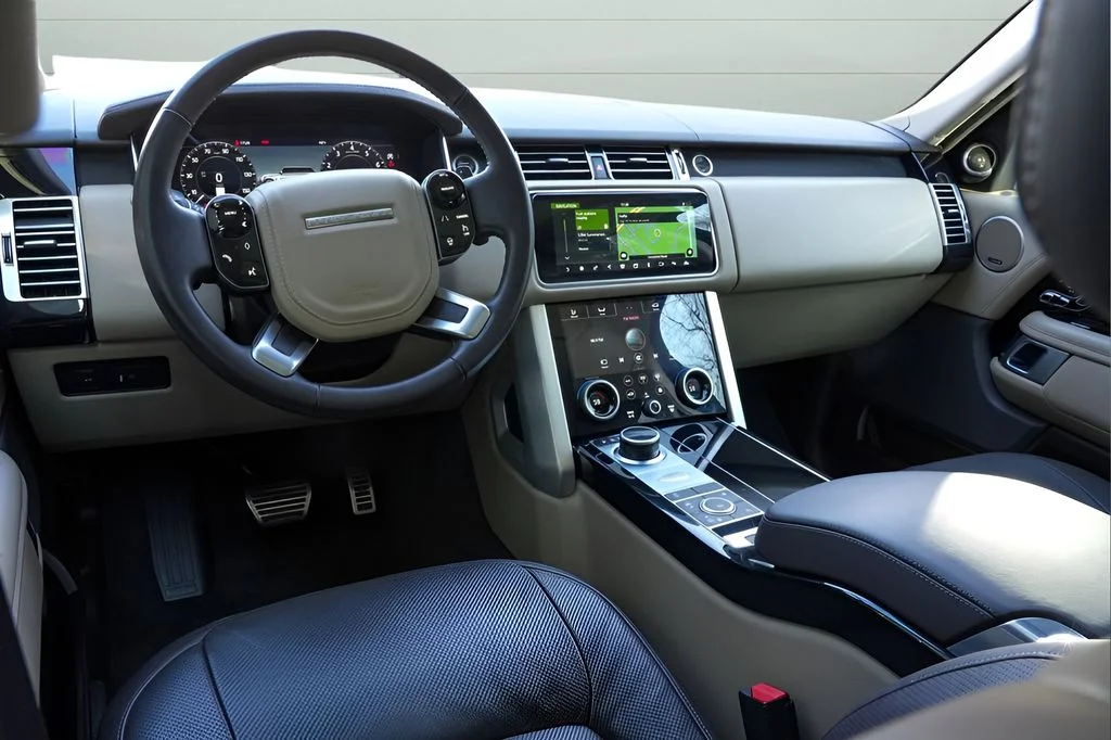 Used 2022 White Land Rover Westminster image 24