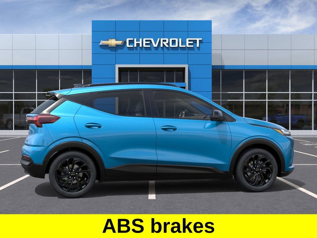 2027 Chevrolet Bolt RS - Photo 6