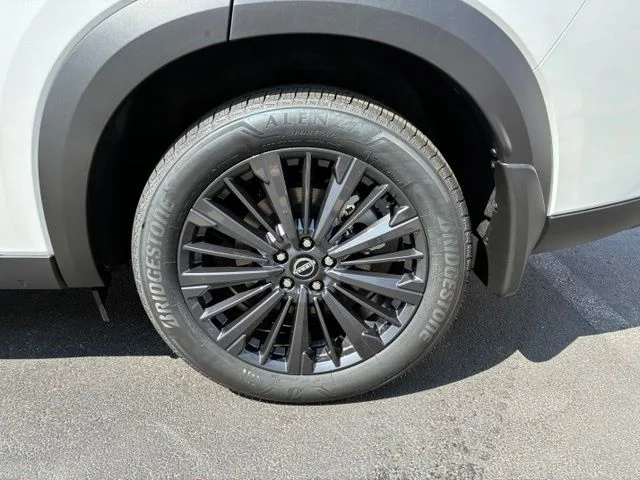 New 2026 Everest White Pearl Tricoat Nissan SL image 19