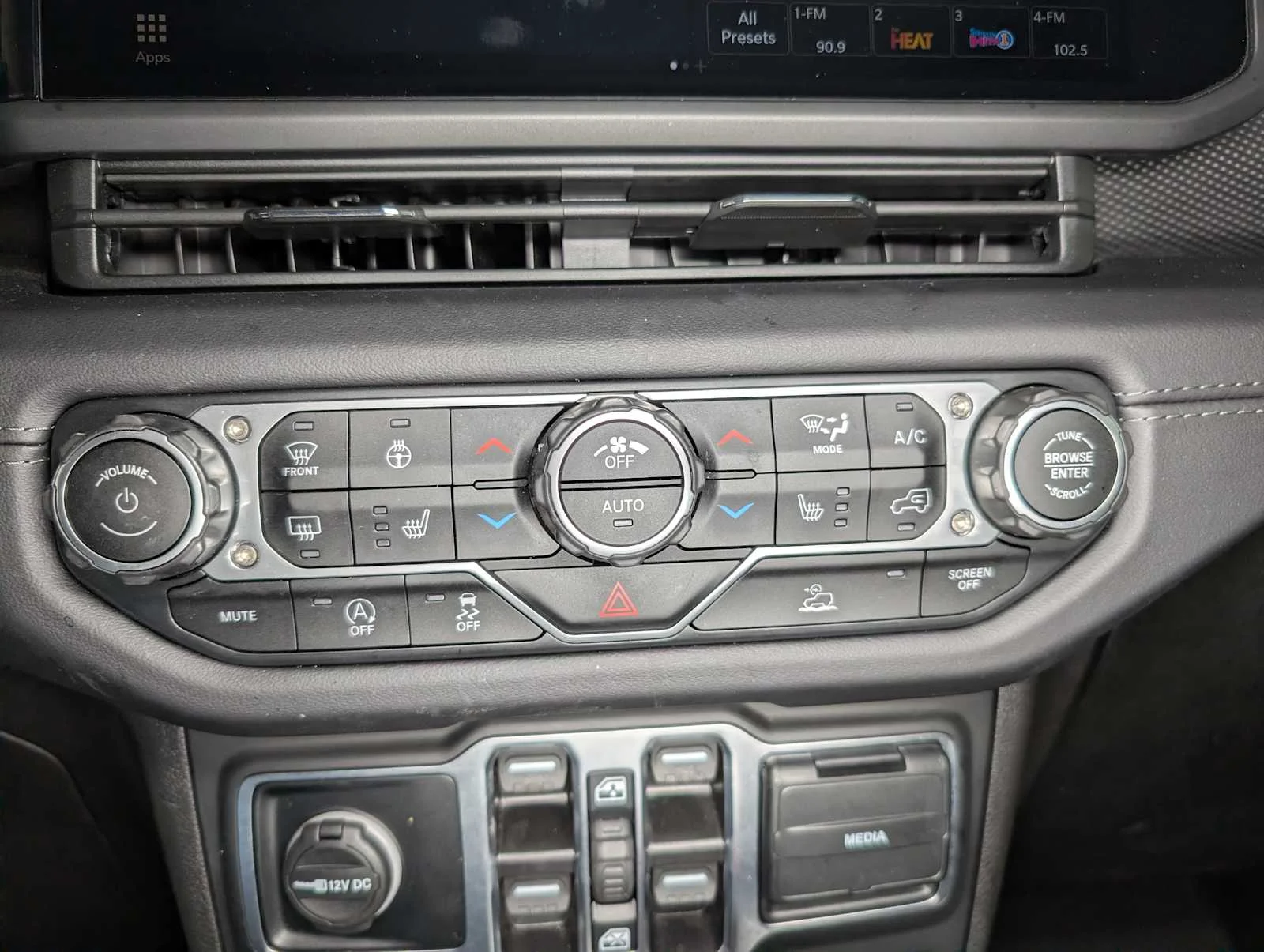 Used 2025 Black Clearcoat Jeep Rubicon image 30