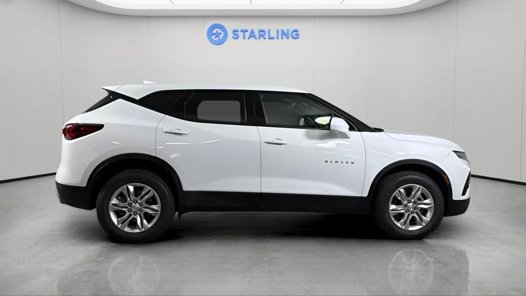 Used 2022 Summit White Chevrolet 2LT image 11