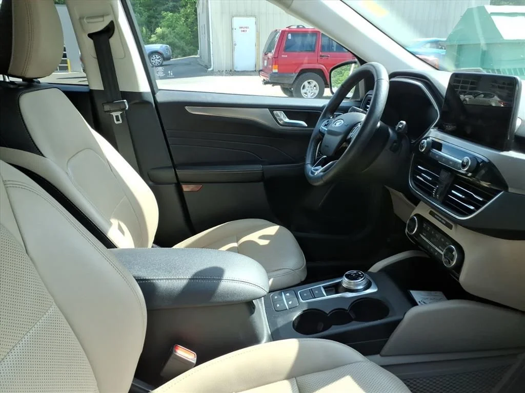 Used 2021 Silver Ford Titanium image 21
