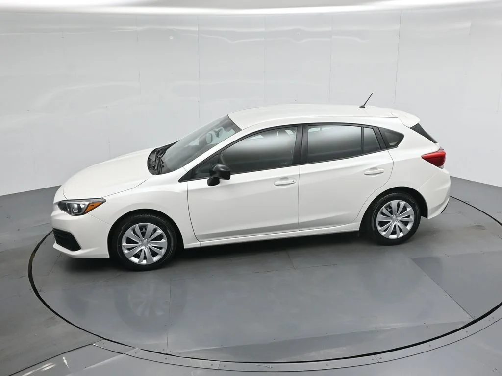 Used 2021 White Subaru Base image 37