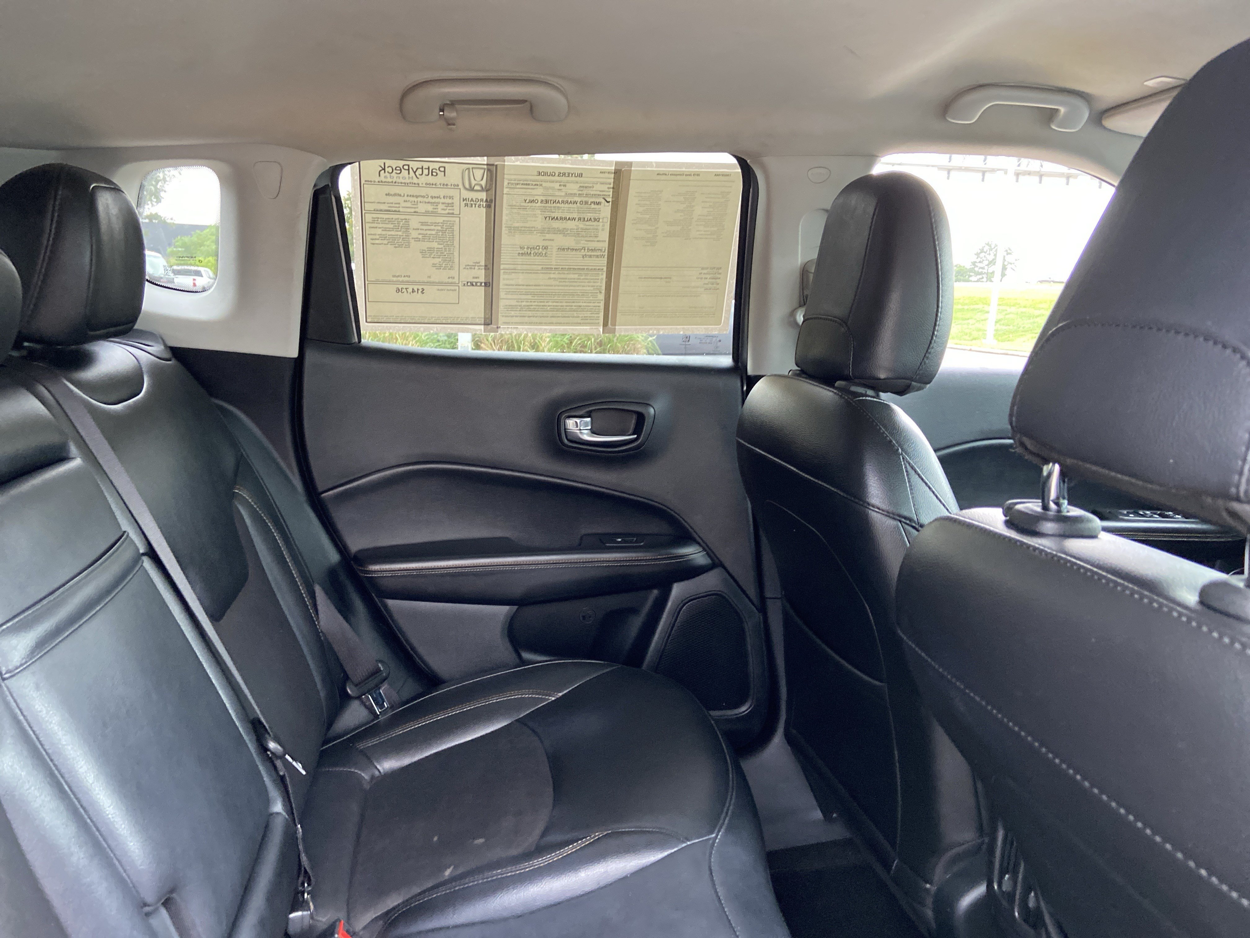 Used 2019 Billet Silver Metallic Clearcoat Jeep Latitude image 22