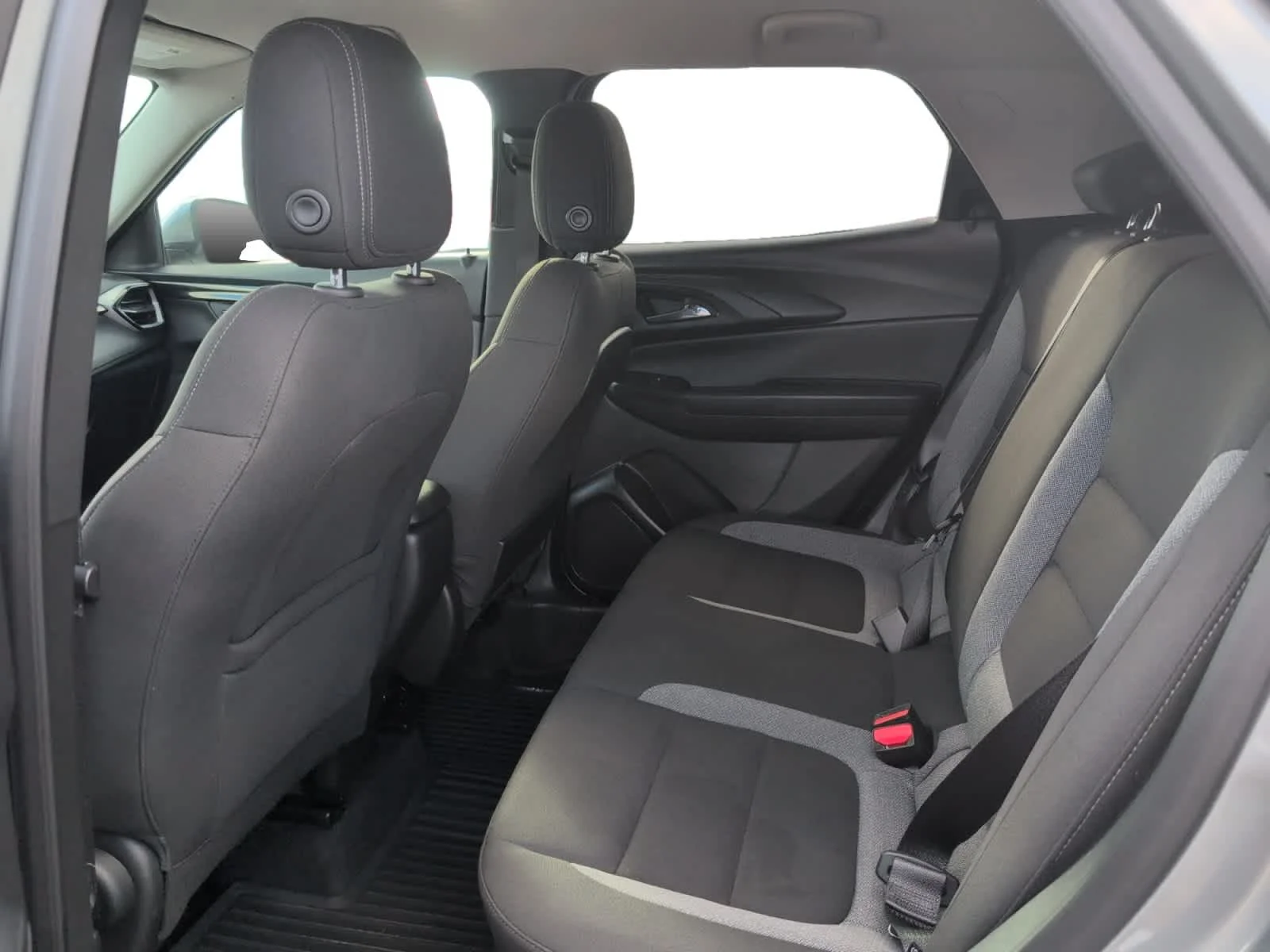 Used 2025 Sterling Gray Metallic Chevrolet LT image 22
