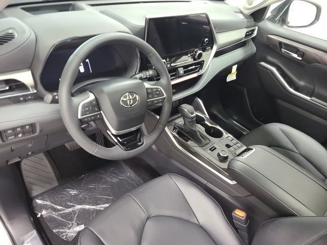 New 2026 Heavy Metal Toyota Platinum image 23