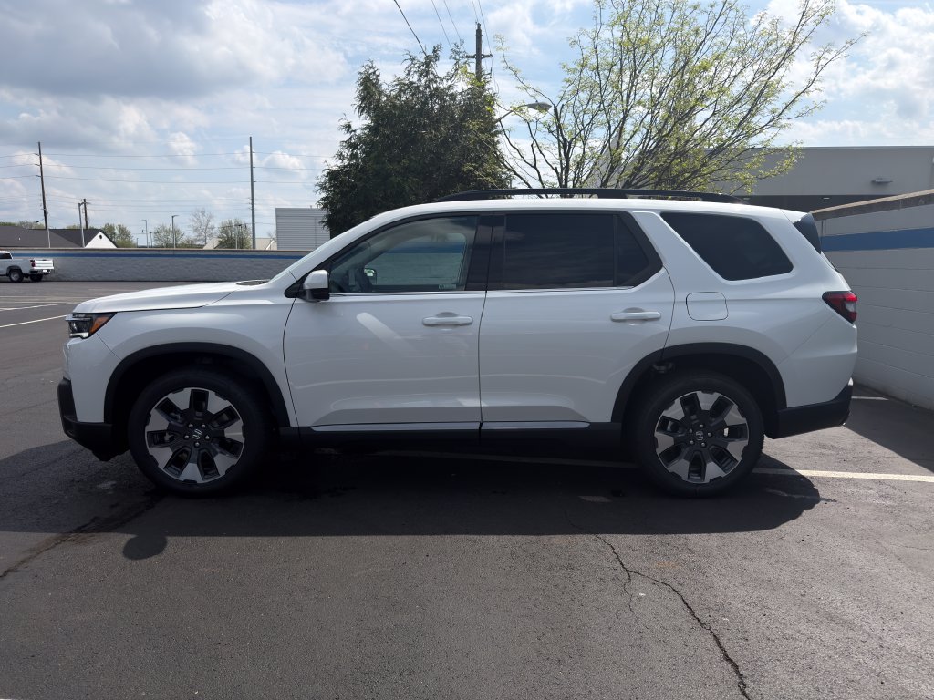 New 2026 Platinum White Pearl Honda Touring image 2