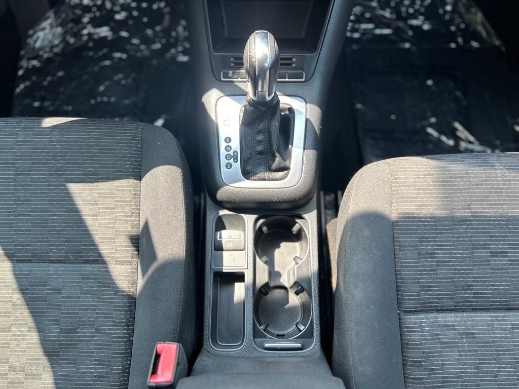 Used 2014 Night Blue Metallic Volkswagen S image 23