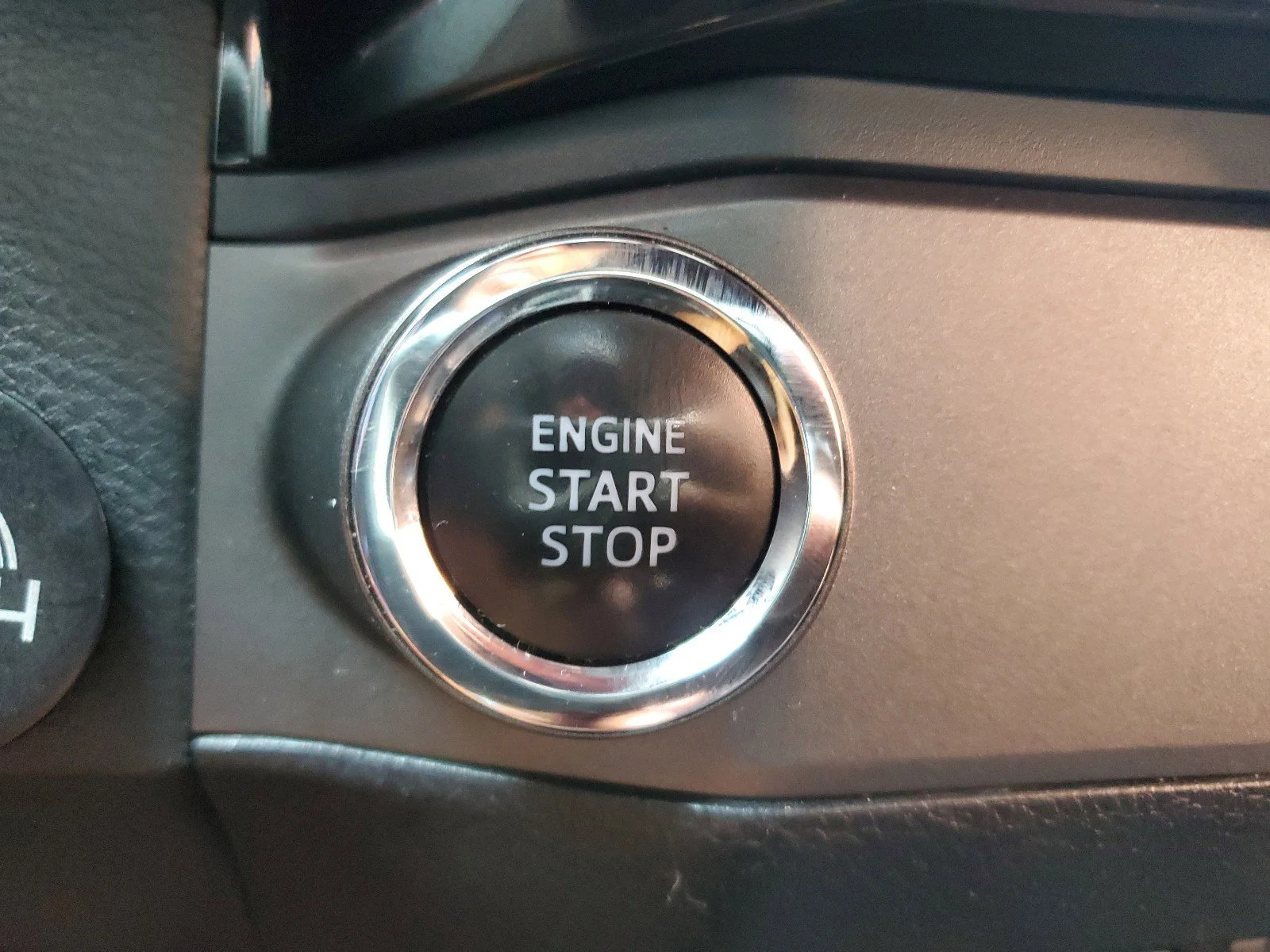 Used 2016  Toyota  image 31