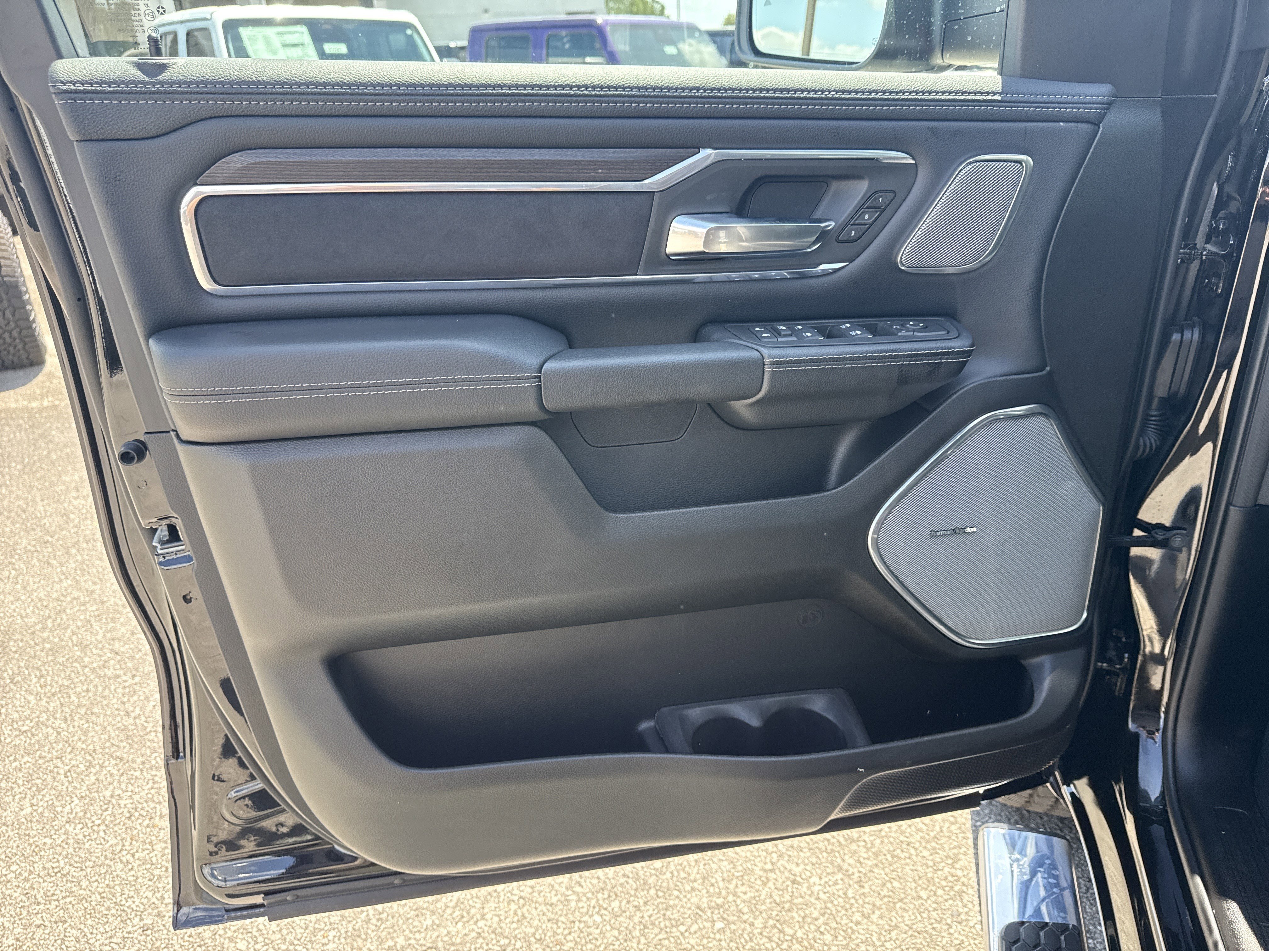 New 2026 Diamond Black Crystal Pearl-Coat Exterior Paint RAM Laramie image 12