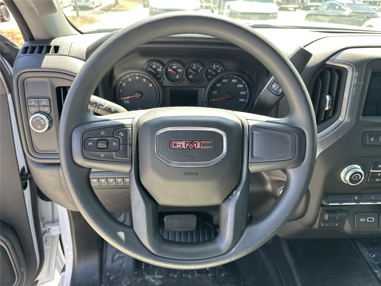 2025 GMC Sierra 3500 Chassis Cab Pro - Photo 22