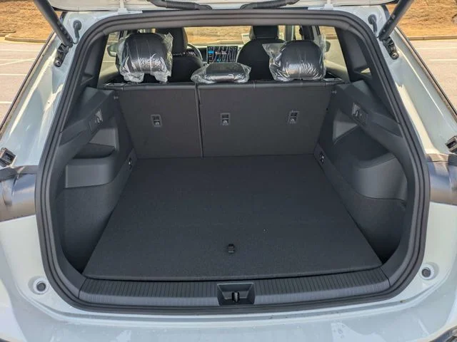 New 2026 Opal White W/Deep Black Roof Volkswagen 2.0T SE R-Line Black image 11