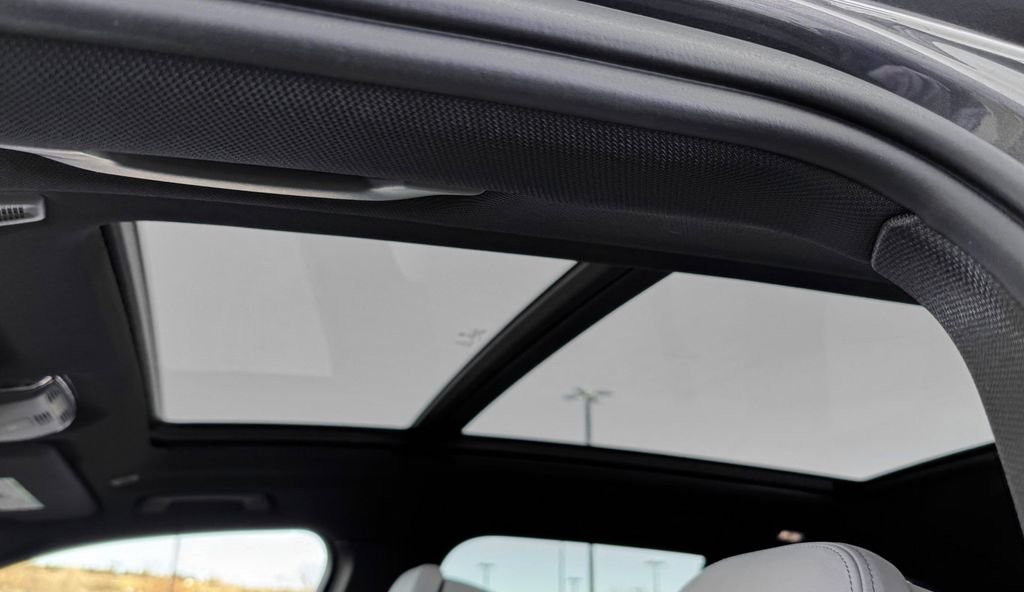 Used 2023 Green BMW M50i image 18