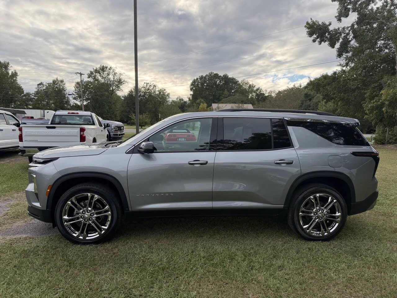 Used 2026 Gray Chevrolet LT 4dr SUV image 22