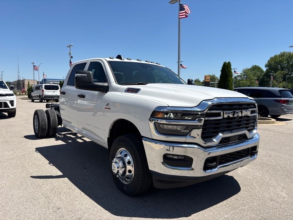New 2026 Bright White Clear-Coat Exterior Paint RAM Tradesman image 3