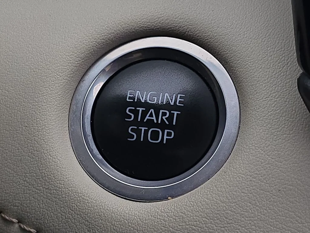 Used 2024  Toyota XLE image 30