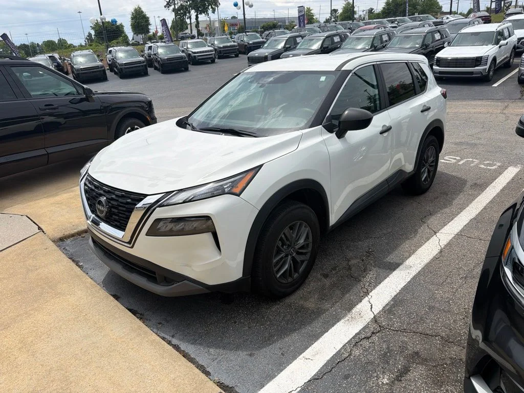 Used 2023 White Nissan S image 2