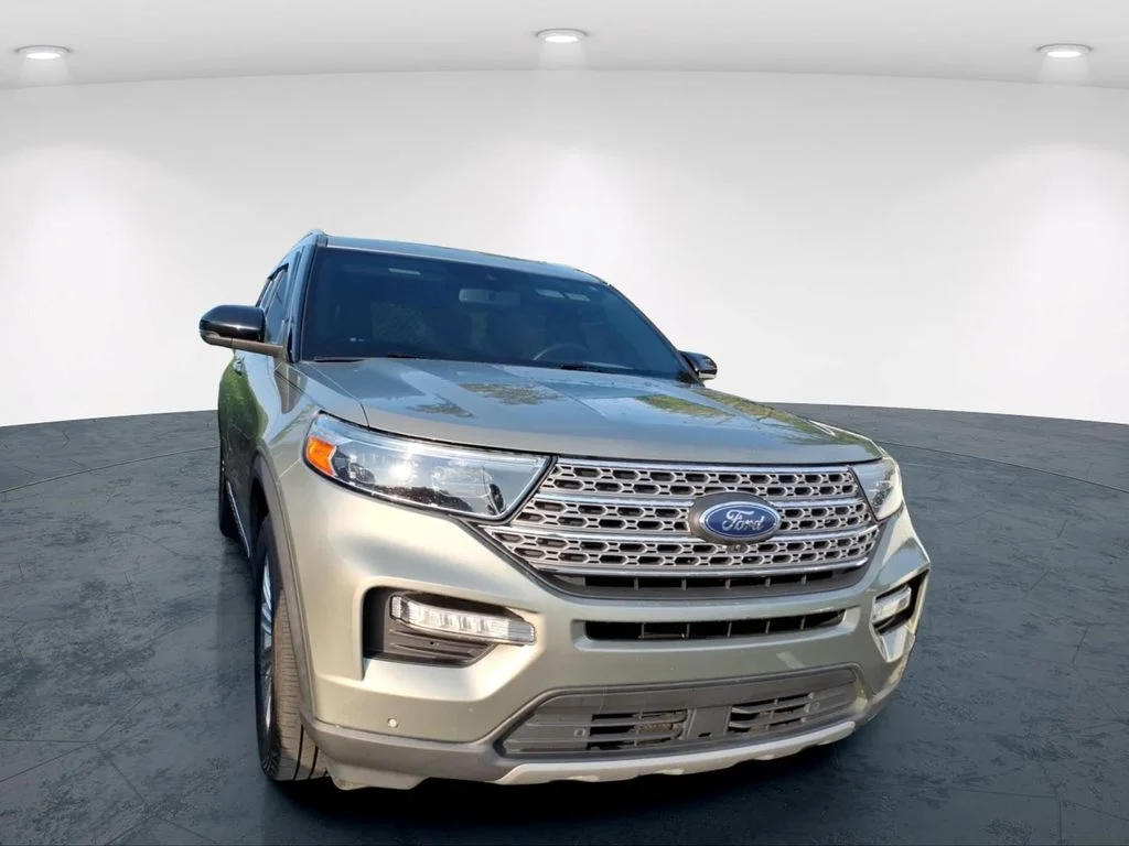 Used 2020 Green Ford Limited image 11