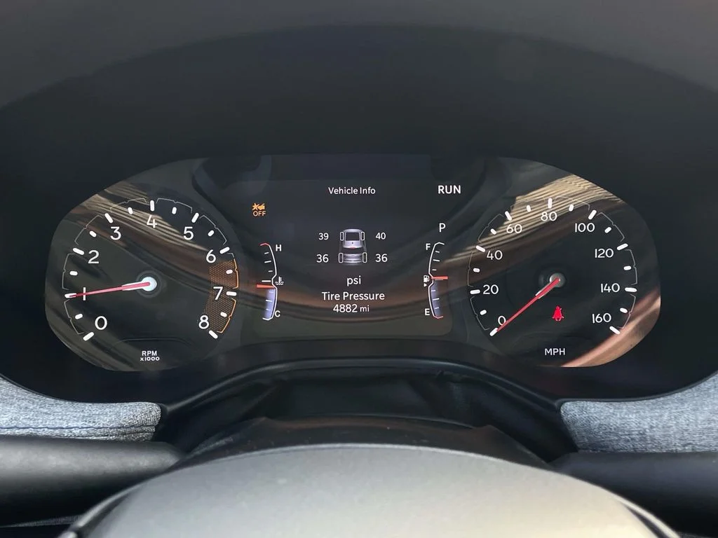 Used 2025 Red Hot Pearlcoat Jeep Sport image 13