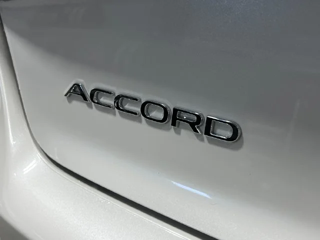 New 2026 Platinum White Pearl Honda SE image 6