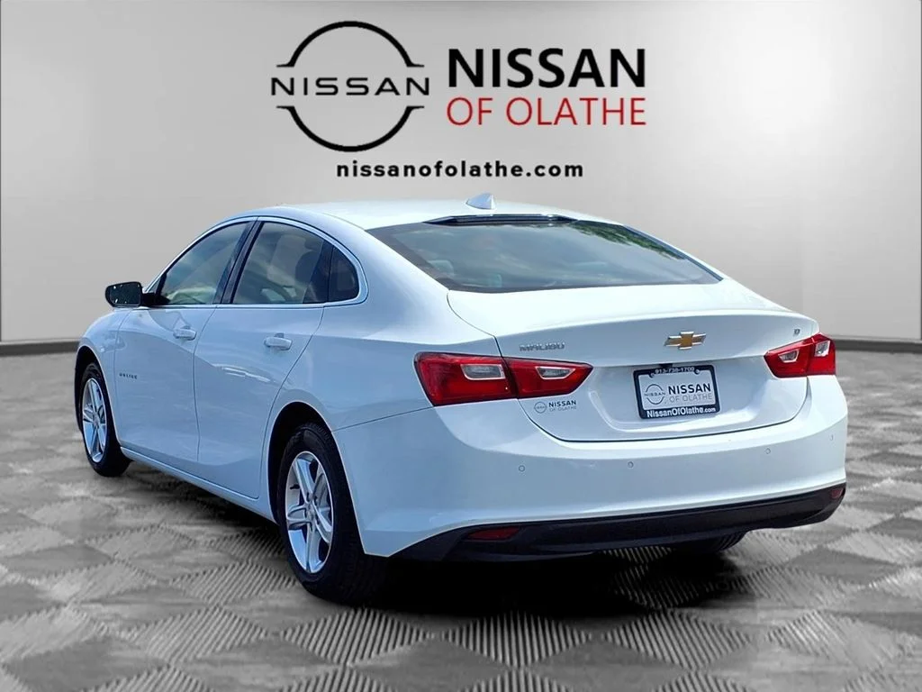 Used 2024 White Chevrolet LT image 3