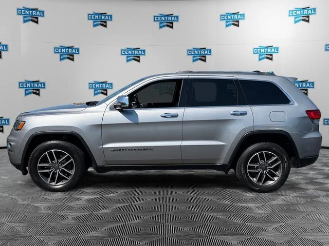 Used 2020 Silver Jeep Limited image 2