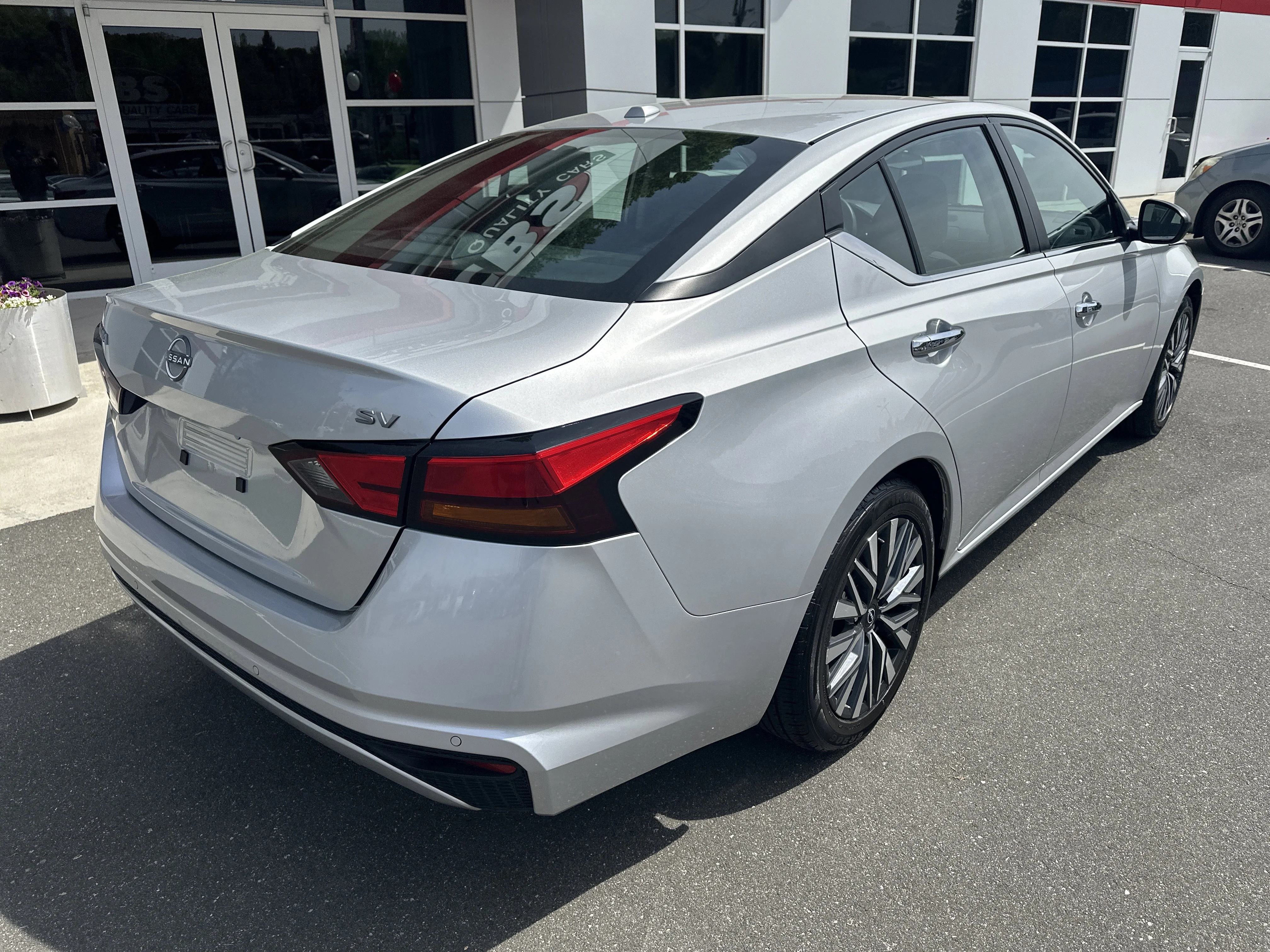 2024 Nissan Altima SV - Photo 8