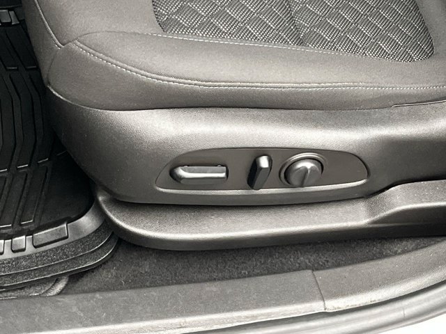 Used 2021 Iridescent Pearl Tricoat Chevrolet LT image 9