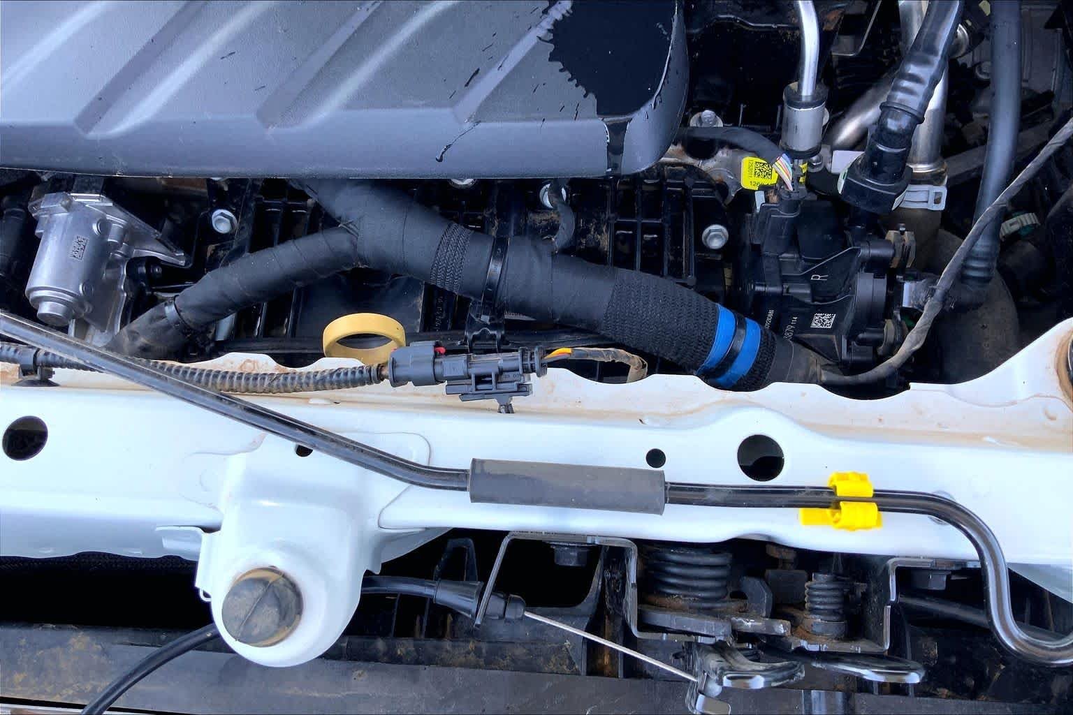 Used 2021 Summit White Chevrolet ACTIV image 32
