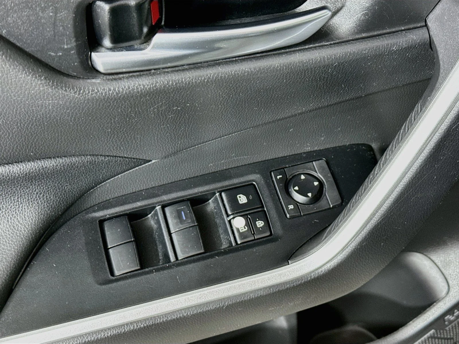 Used 2021 Gray Toyota XLE image 15