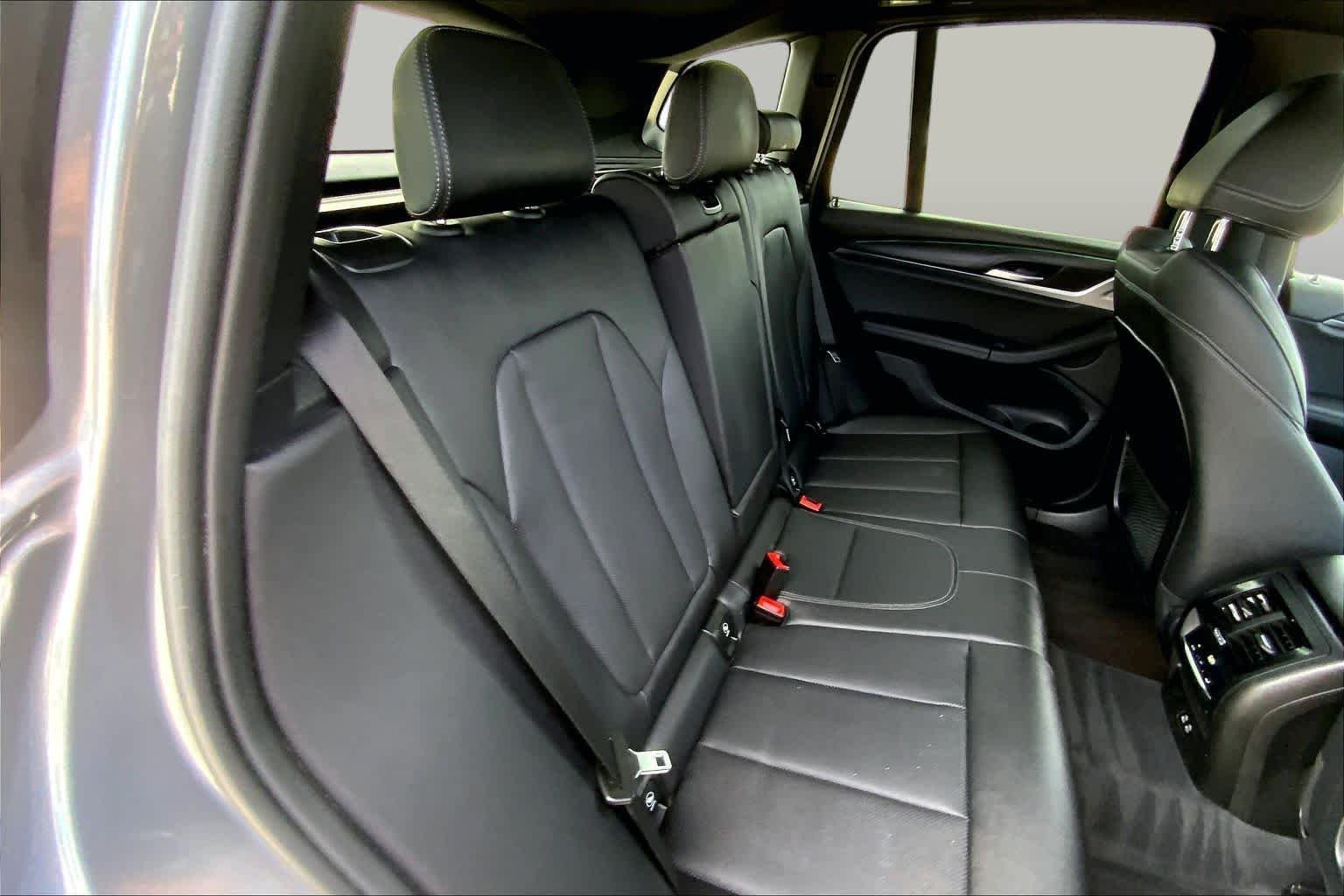 Used 2023 Skyscraper Gray Metallic BMW sDrive30i image 19