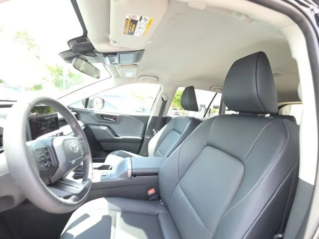 2026 Toyota RAV4 XLE - Photo 9