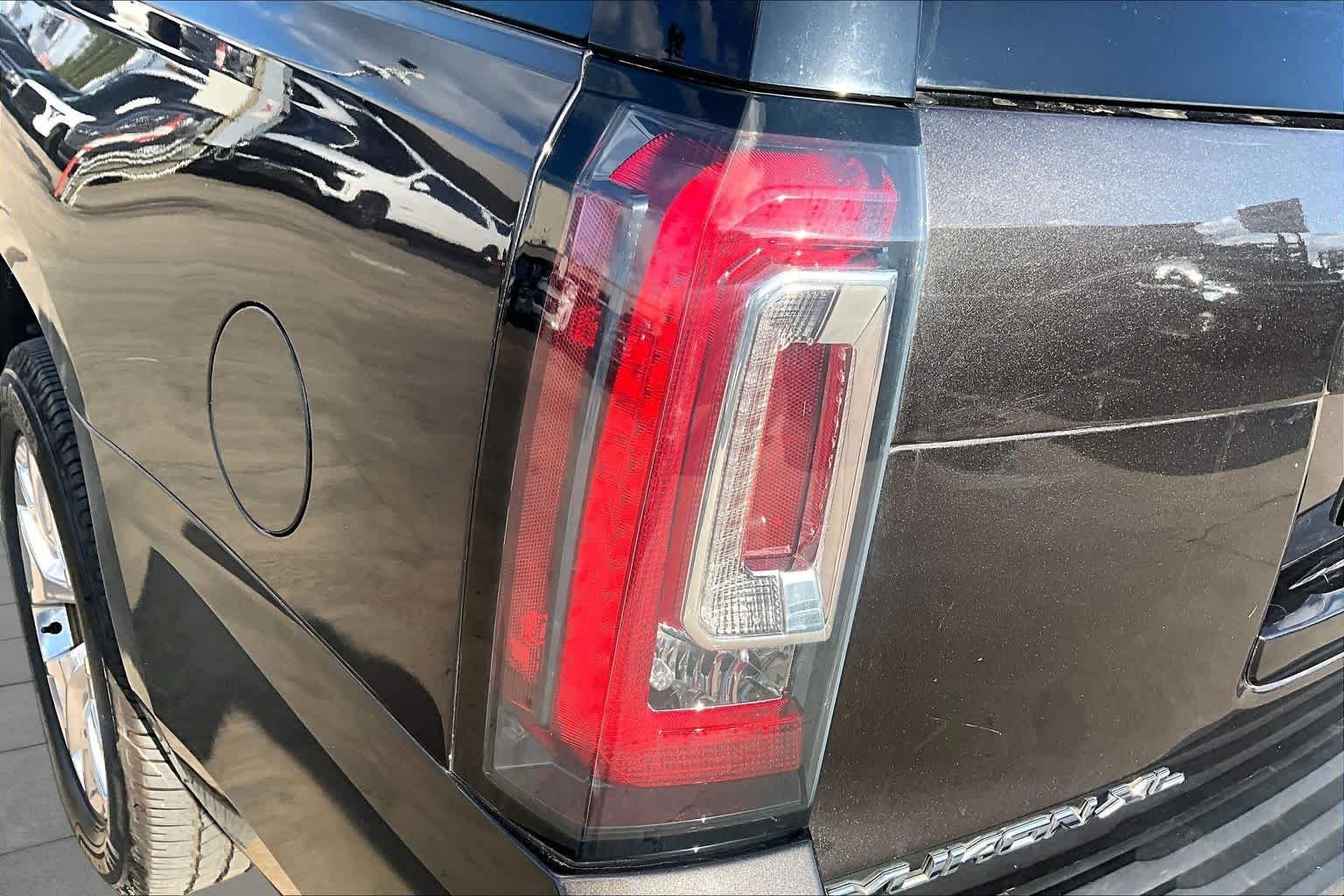 Used 2015 Iridium Metallic GMC SLT image 28