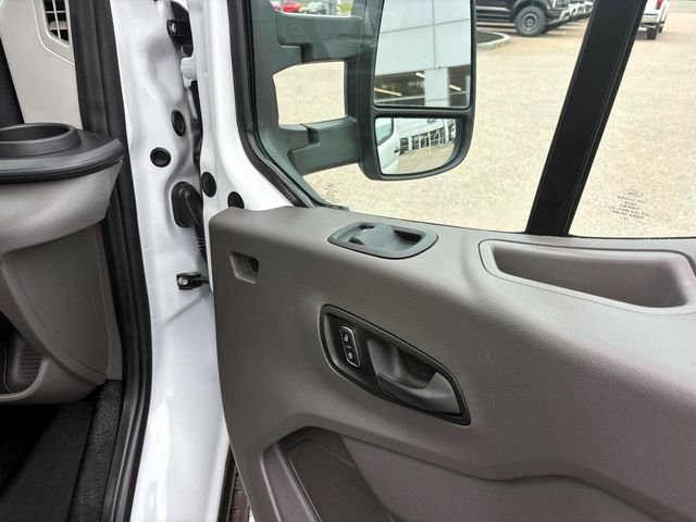 Used 2024 White Ford  image 33