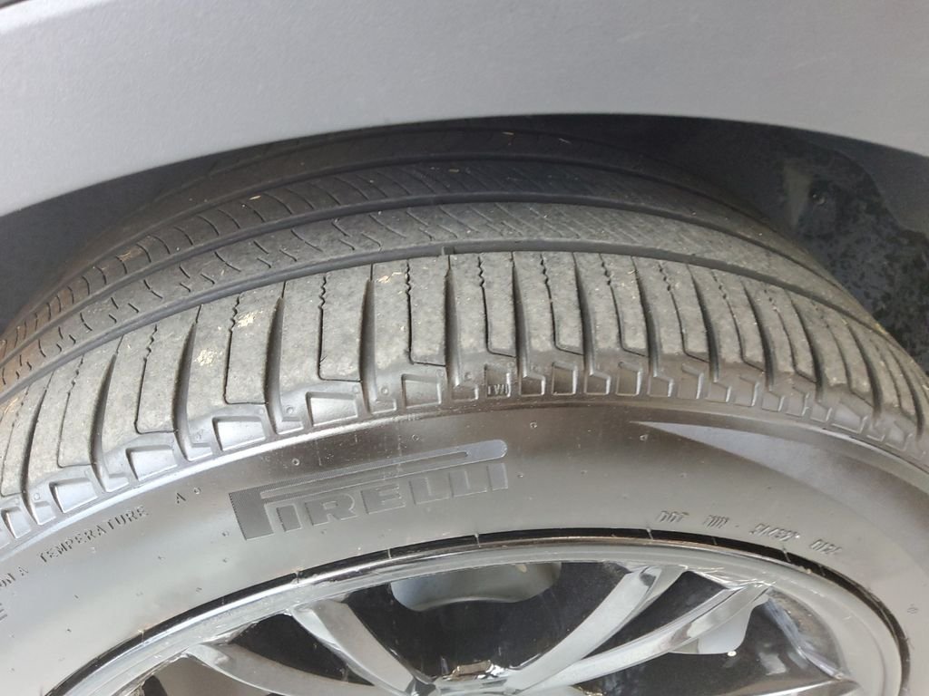 Used 2024  Tesla Long Range image 22