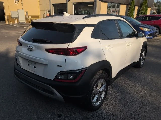 Used 2023 White Hyundai SEL image 8
